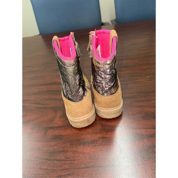 Magellan Outdoors Camouflage Toddler Girls Zip Up Boots Size 9T - Picture 4 of 9